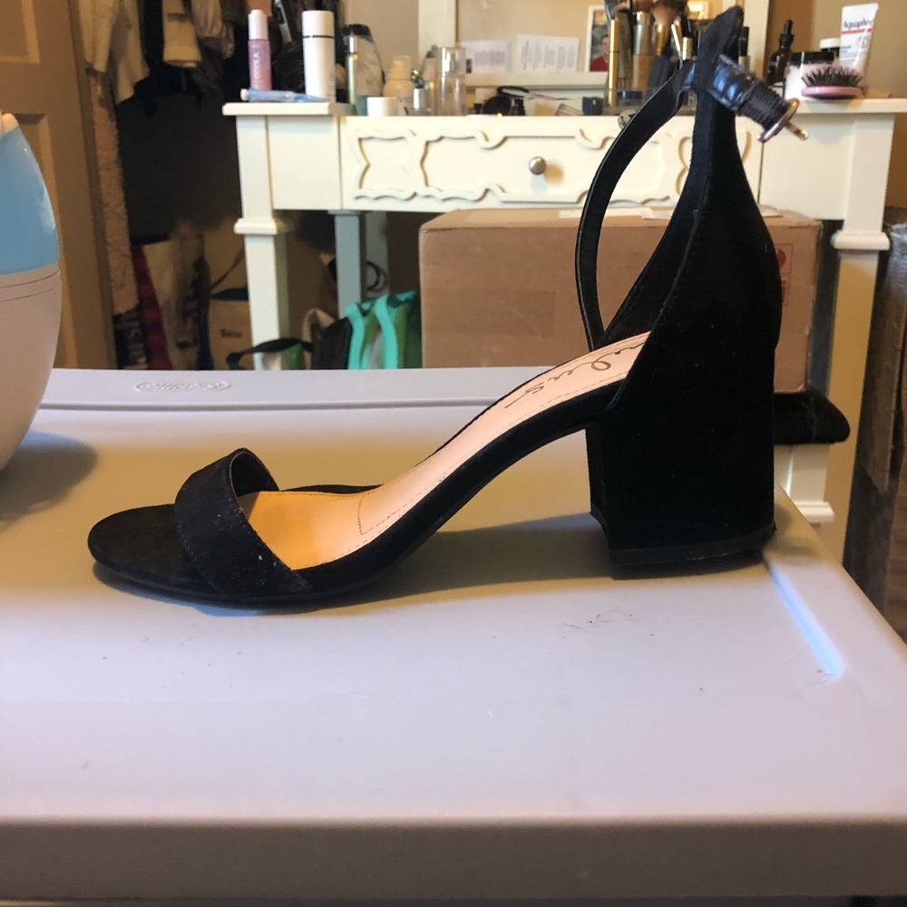 Lulus black heels